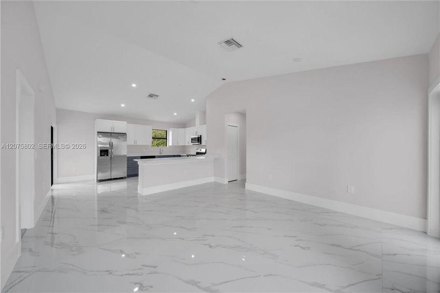 Spacious, unfurnished interior of a new home in , Lehigh Acres (Image 32).