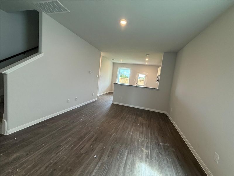 Spacious, unfurnished interior of a new home in Cliffstone Hills, Conroe (Image 4). Spacious, unfurnished interior of a new home in Cliffstone Hills, Conroe (Image 4).