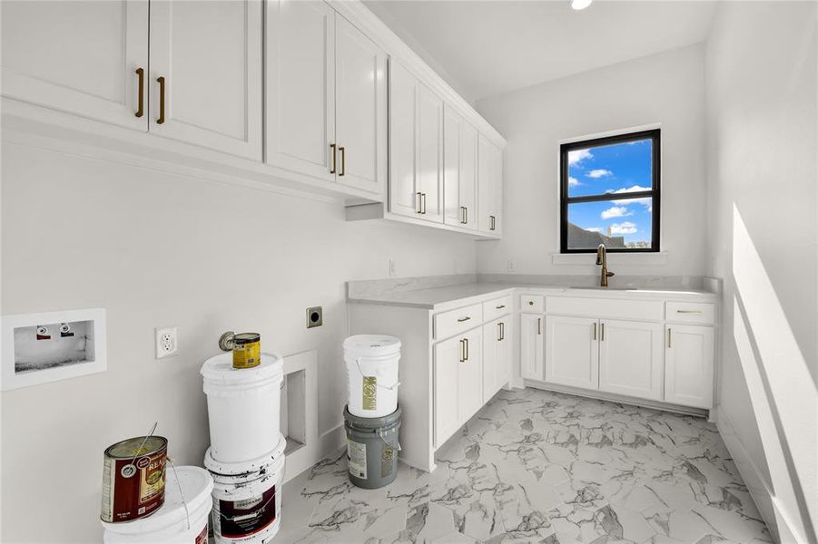 Furnished interior view inside a new home in , Aledo (Image 29).