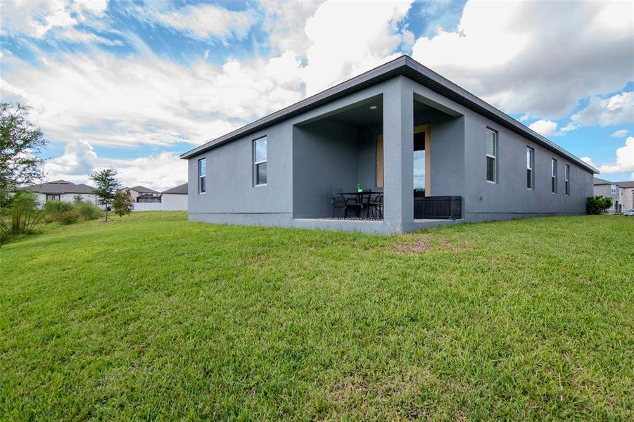 Exterior details and patio area of a home in , Davenport (Image 24).