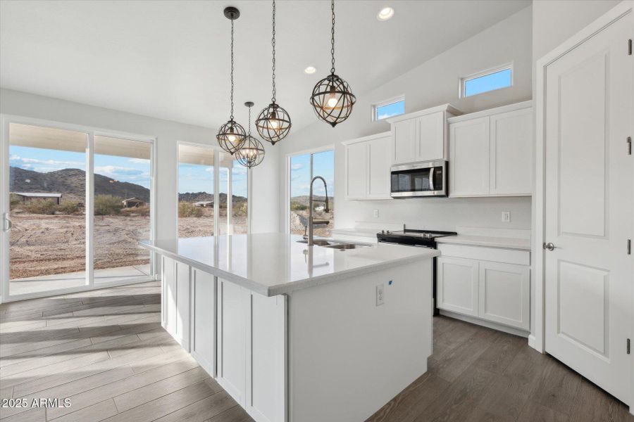 1,658 Kitchen 3 - 192 1,658 Kitchen 3 - 192