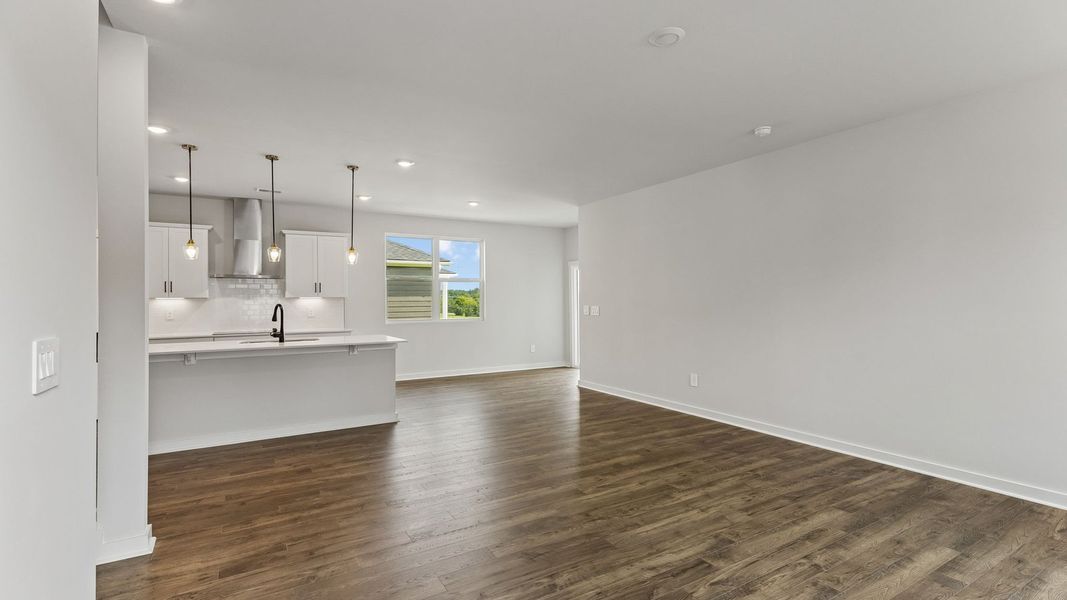 Spacious, unfurnished interior of a new home in Reserve at Hickory Ridge, Columbia (Image 41).