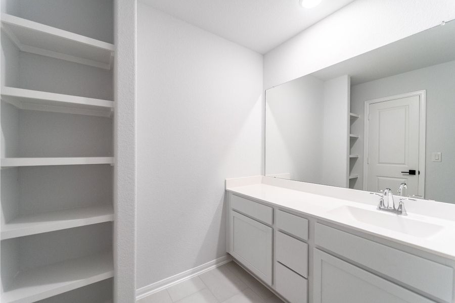 Furnished interior view inside a new home in Santa Rita Ranch, Liberty Hill (Image 9).