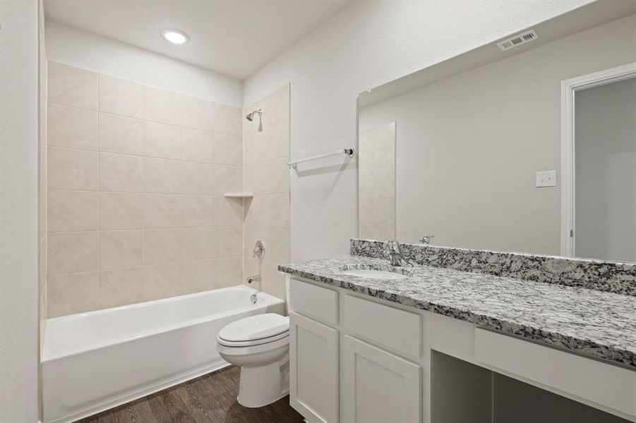 Furnished interior view inside a new home in Deer Creek, Fort Worth (Image 7). Furnished interior view inside a new home in Deer Creek, Fort Worth (Image 7).