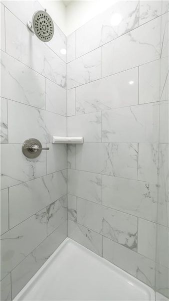 Close-up of interior finishes inside a home in , Carrollton (Image 19).