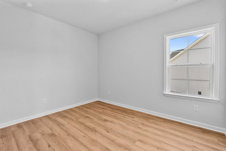 Spacious, unfurnished interior of a new home in Fieldstone, Lexington (Image 29).