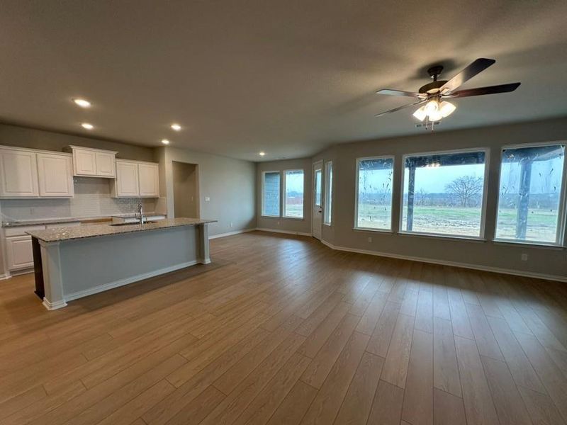 Spacious, unfurnished interior of a new home in Oak Valley, Oak Ridge (Image 12).