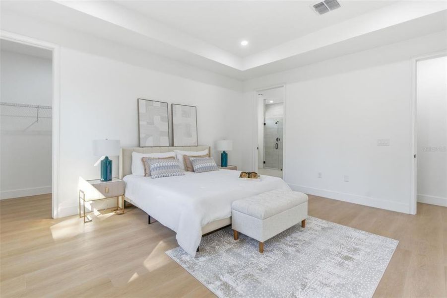 Furnished interior view inside a new home in , Orlando (Image 27).