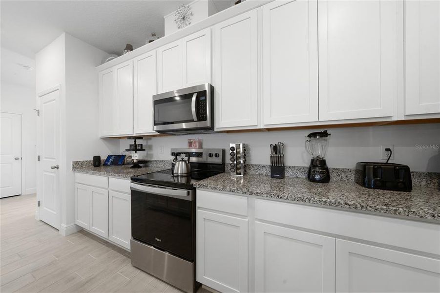 Furnished interior view inside a new home in , Minneola (Image 11).