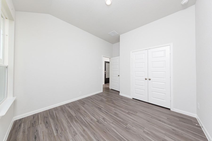 Spacious, unfurnished interior of a new home in Bluestem, Brookshire (Image 18).