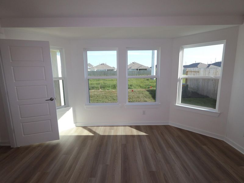Spacious, unfurnished interior of a new home in Ambrose, La Marque (Image 12).