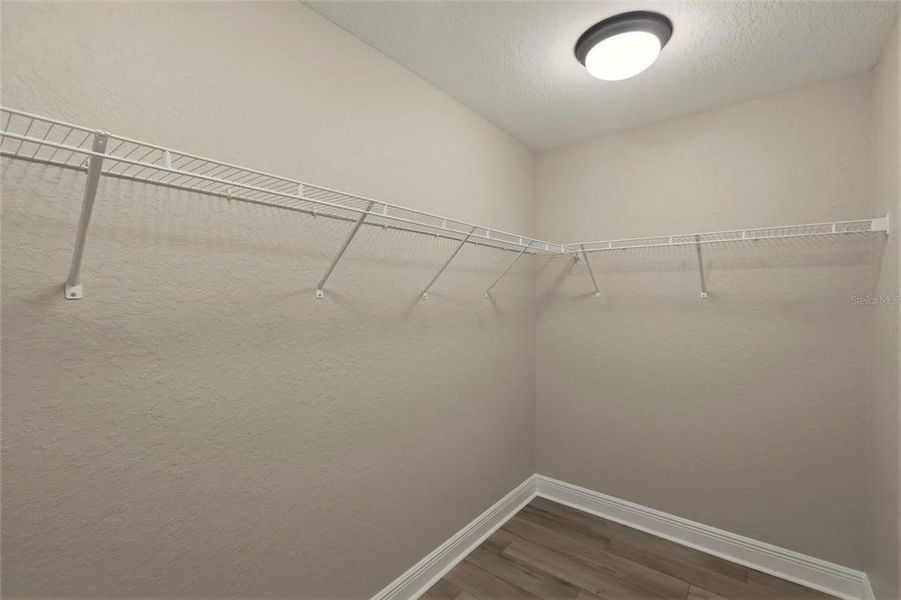 Spacious, unfurnished interior of a new home in , Sebring (Image 29).