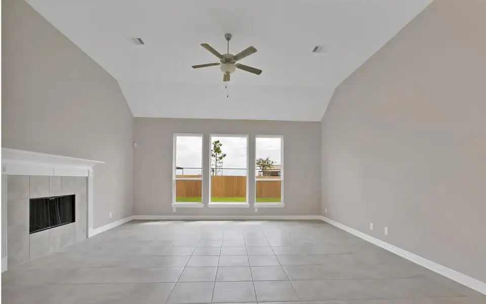 Representative unfurnished interior of a home built from the Ventura by CastleRock Communities in Lakesong, Grand Prairie (Image 14).