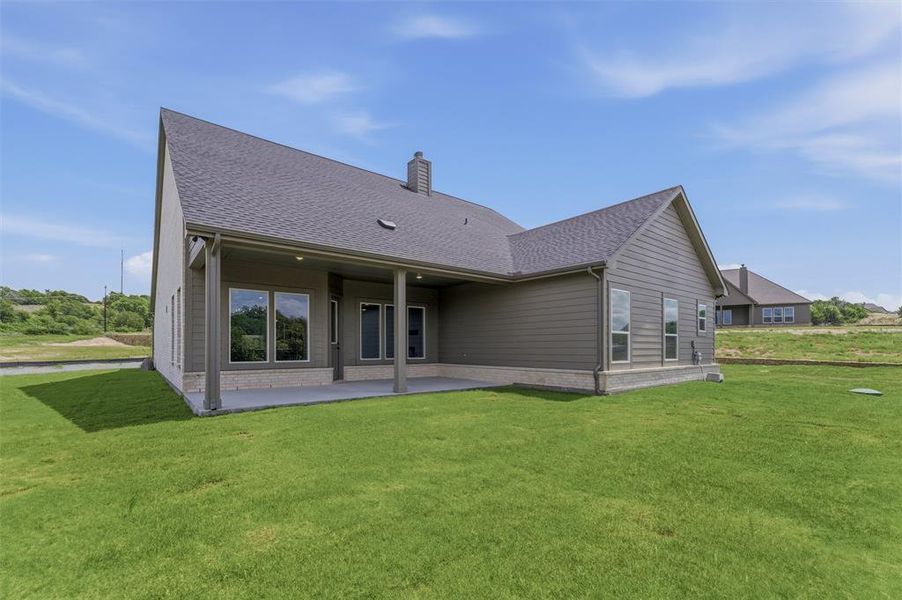 Exterior details and patio area of a home in Eagle Ridge Estates, Weatherford (Image 19).