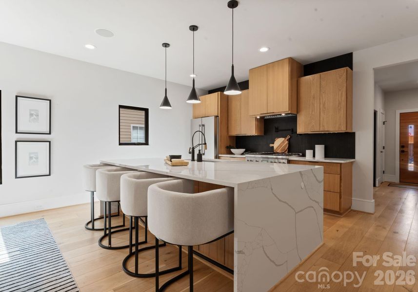 Photo is a representation of similar property Photo is a representation of similar property