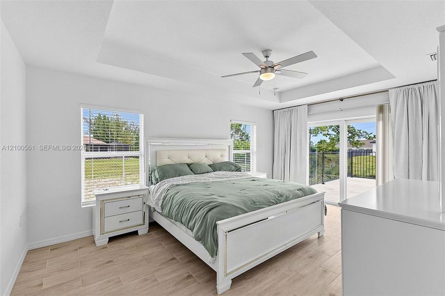 Furnished interior view inside a new home in , Cape Coral (Image 12).
