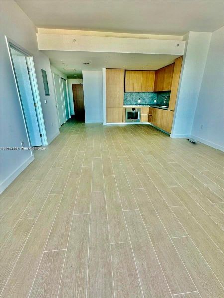 Spacious, unfurnished interior of a new home in Five Park, Miami Beach (Image 9). Spacious, unfurnished interior of a new home in Five Park, Miami Beach (Image 9).
