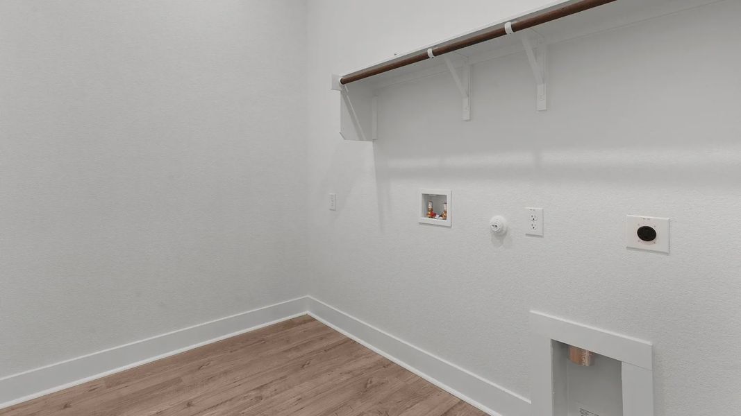 Spacious, unfurnished interior of a new home in The Grove at Blackhawk, Pflugerville (Image 14).