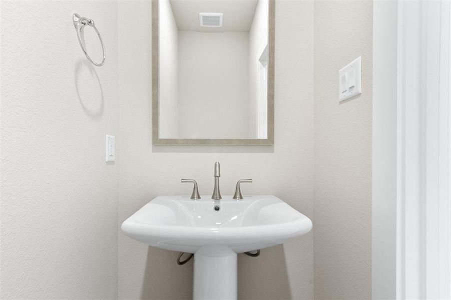 014-723ProsperLane-Wylie-TX-75098-Bathroom2.jpg-SMALL
