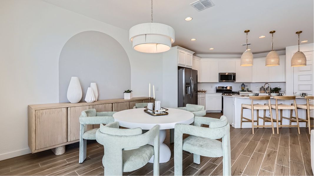 4022 Sage Dining 2of2 F1