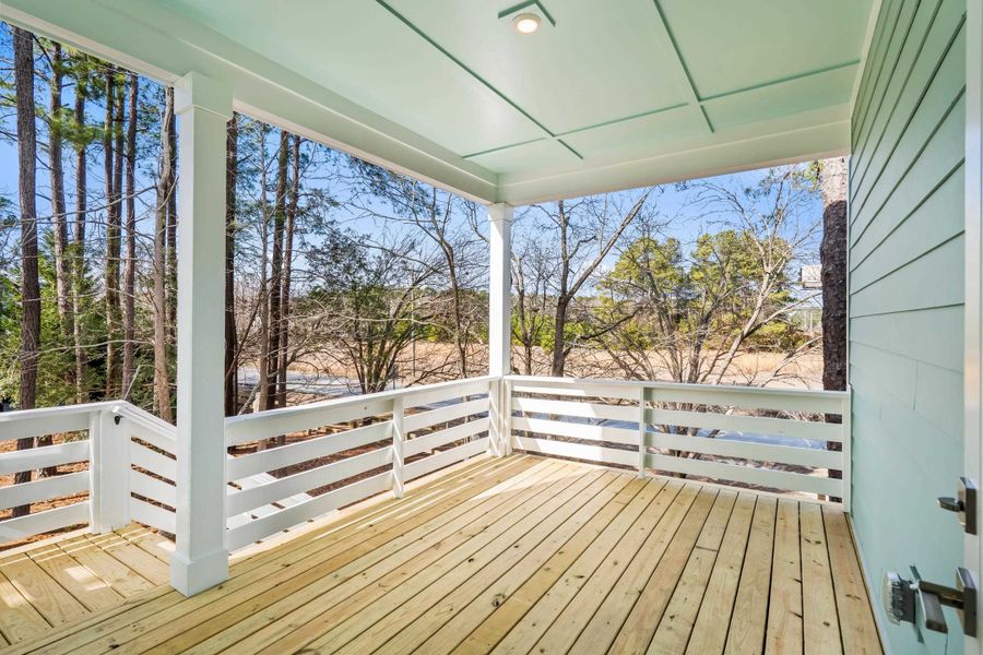 Exterior details and patio area of a home in Harbor Oaks Marina, Myrtle Beach (Image 3).