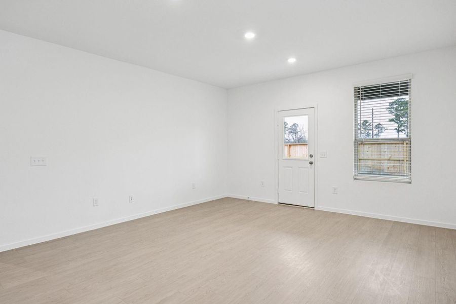 Spacious, unfurnished interior of a new home in Crosby Farms, Crosby (Image 25).