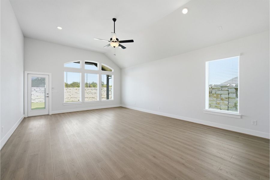 Spacious, unfurnished interior of a new home in Santa Rita Ranch, Liberty Hill (Image 41).