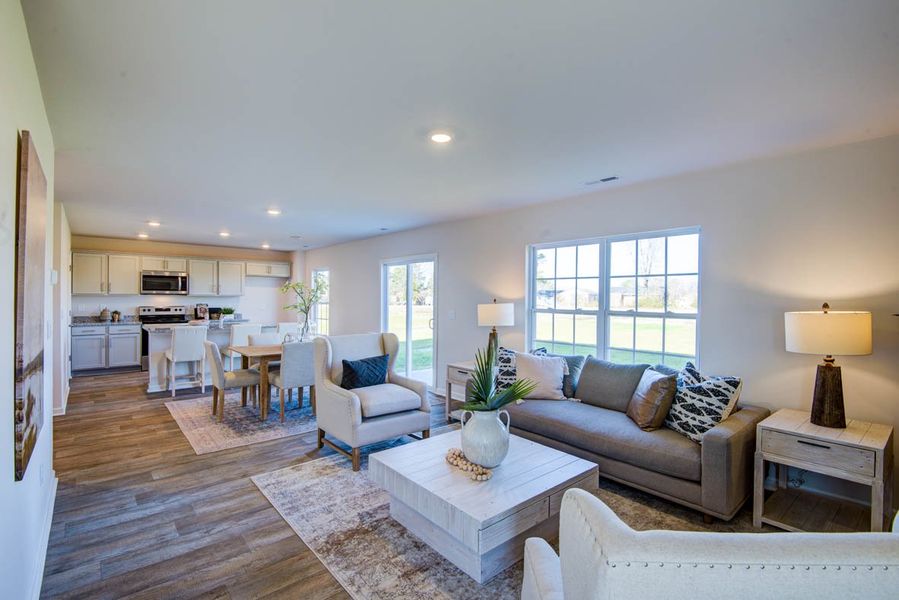 Representative furnished interior of a home built from the Penwell by D.R. Horton in Carter Ridge, Greenville (Image 30).