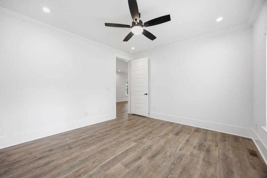 Spacious, unfurnished interior of a new home in , North Charleston (Image 12).