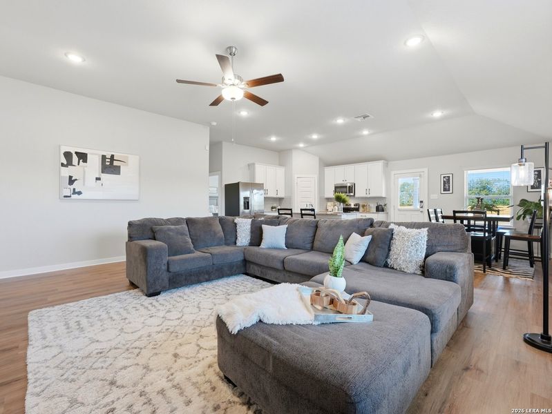 Furnished interior view inside a new home in Summer Hills, Atascosa (Image 33).