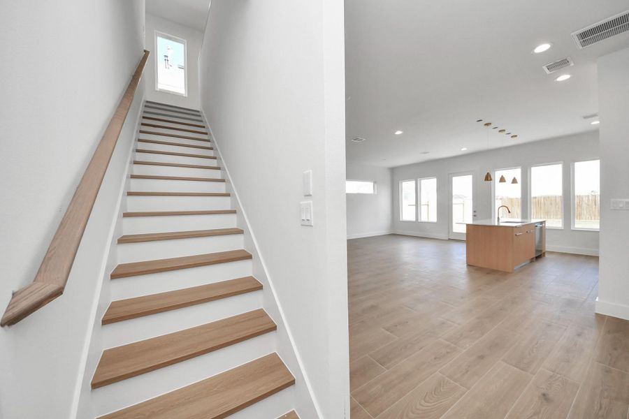 Spacious, unfurnished interior of a new home in , Houston (Image 28).