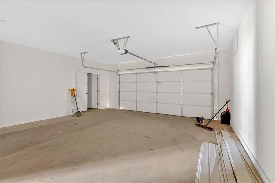 Spacious, unfurnished interior of a new home in , Douglasville (Image 22).