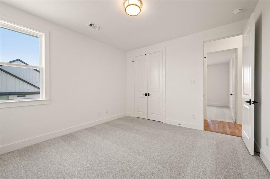 Spacious, unfurnished interior of a new home in Bella Crossing, Fort Worth (Image 40).