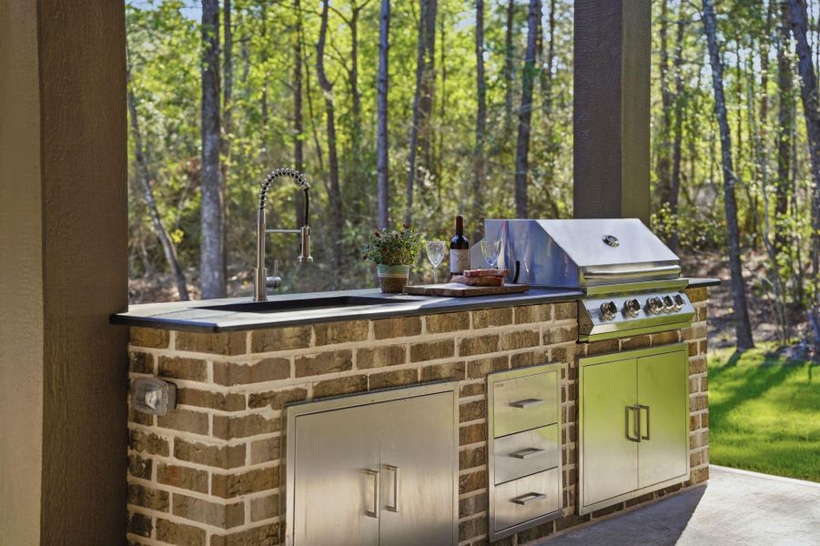 Football Sundays will be a hit with this built-in grill, sink and drawers for extra storage.