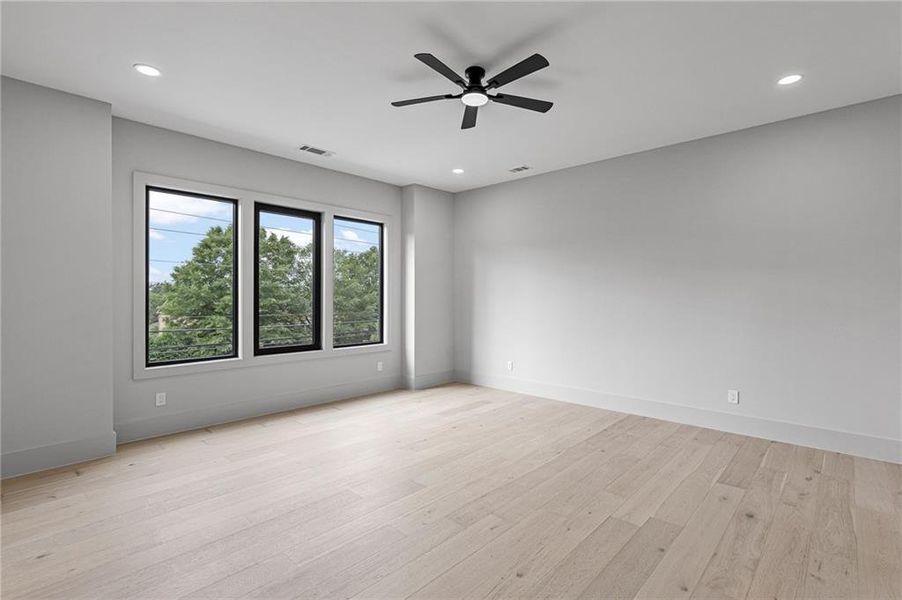 Spacious, unfurnished interior of a new home in , Lawrenceville (Image 66).