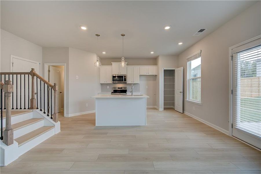 Spacious, unfurnished interior of a new home in Chapel Hill, Newnan (Image 12).