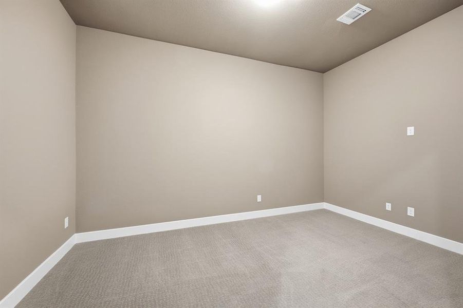 Spacious, unfurnished interior of a new home in Star Trail, Prosper (Image 14).