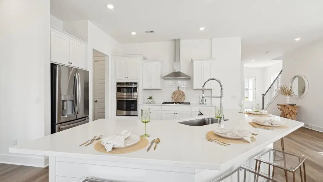 2855 Fletcher Kitchen 4of6 F1 8 6 25 2855 Fletcher Kitchen 4of6 F1 8 6 25