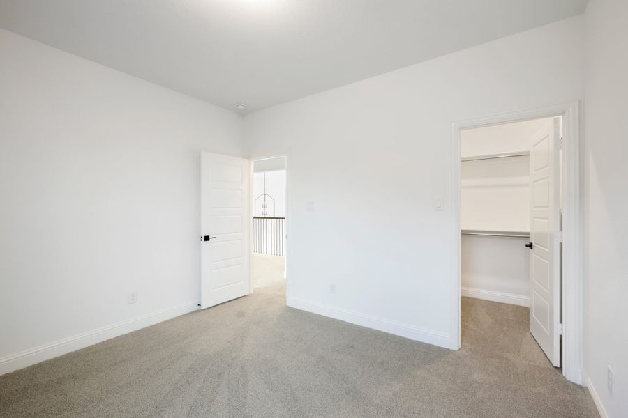 Spacious, unfurnished interior of a new home in Cambridge Crossing, Celina (Image 39).