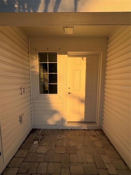 Exterior details and patio area of a home in , Bradenton (Image 3).