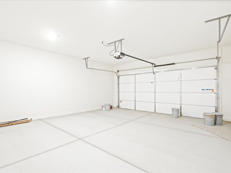 Spacious, unfurnished interior of a new home in Mandarina - Signature Series, Marana (Image 14).