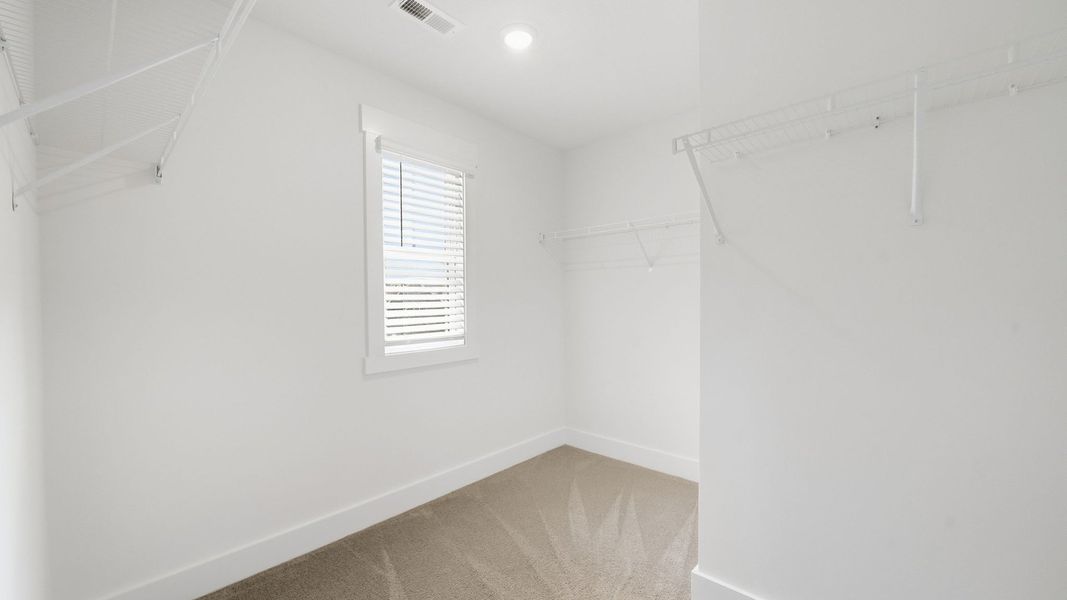 Spacious, unfurnished interior of a new home in Fieldcrest Acres, Blountville (Image 20).