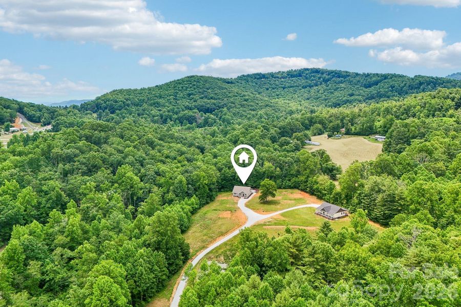 Natural landscape and outdoor views near in Spruce Pine (Image 40). Natural landscape and outdoor views near in Spruce Pine (Image 40).