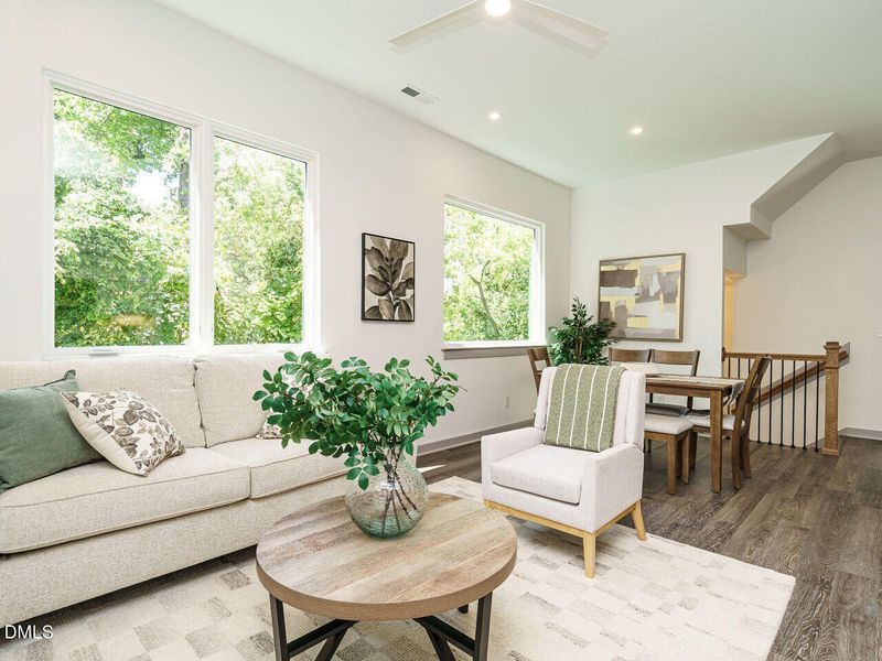 019-1280x960-living-room