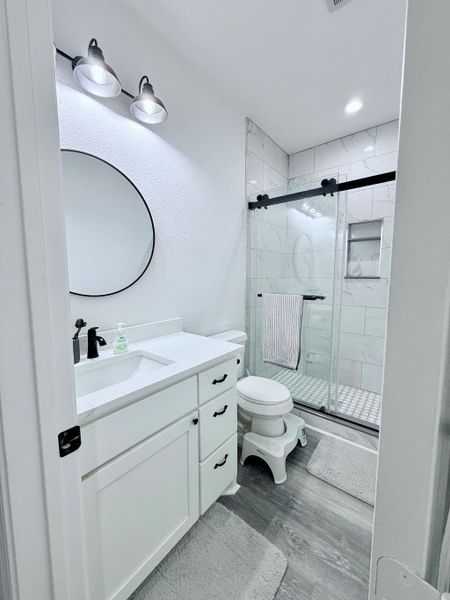 Furnished interior view inside a new home in , Brenham (Image 7).