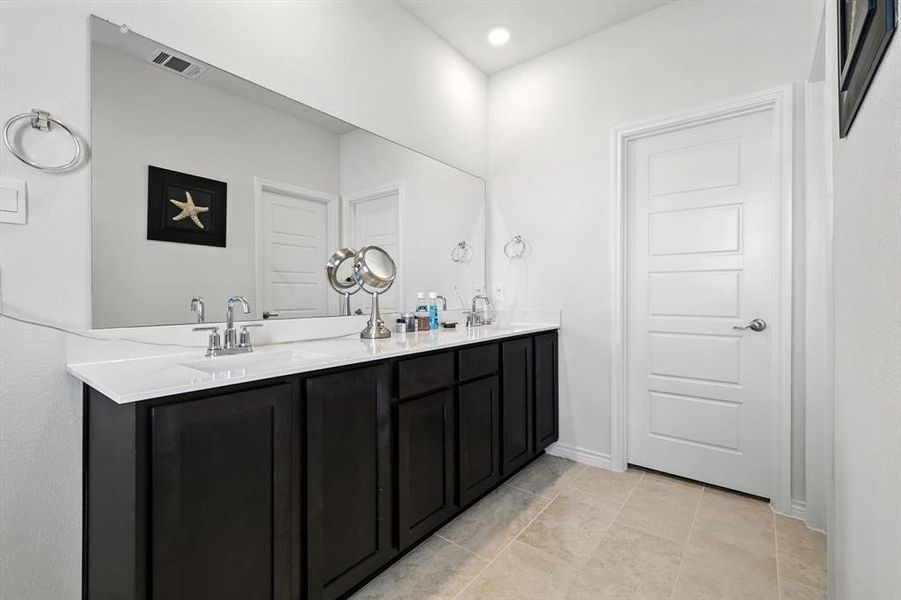 Furnished interior view inside a new home in , Anna (Image 18).