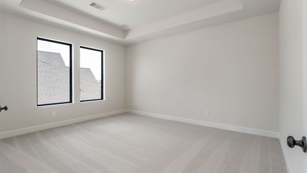 Spacious, unfurnished interior of a new home in Cross Creek West, Fulshear (Image 15).