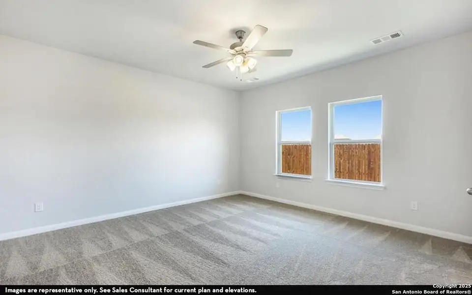 Spacious, unfurnished interior of a new home in Cloud Country, New Braunfels (Image 15).