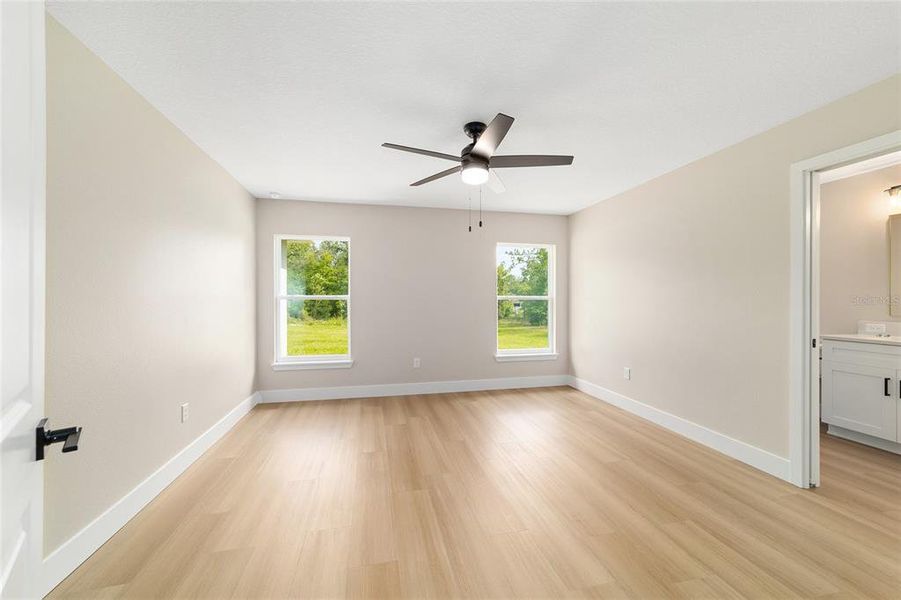 Spacious, unfurnished interior of a new home in , Dunnellon (Image 38).