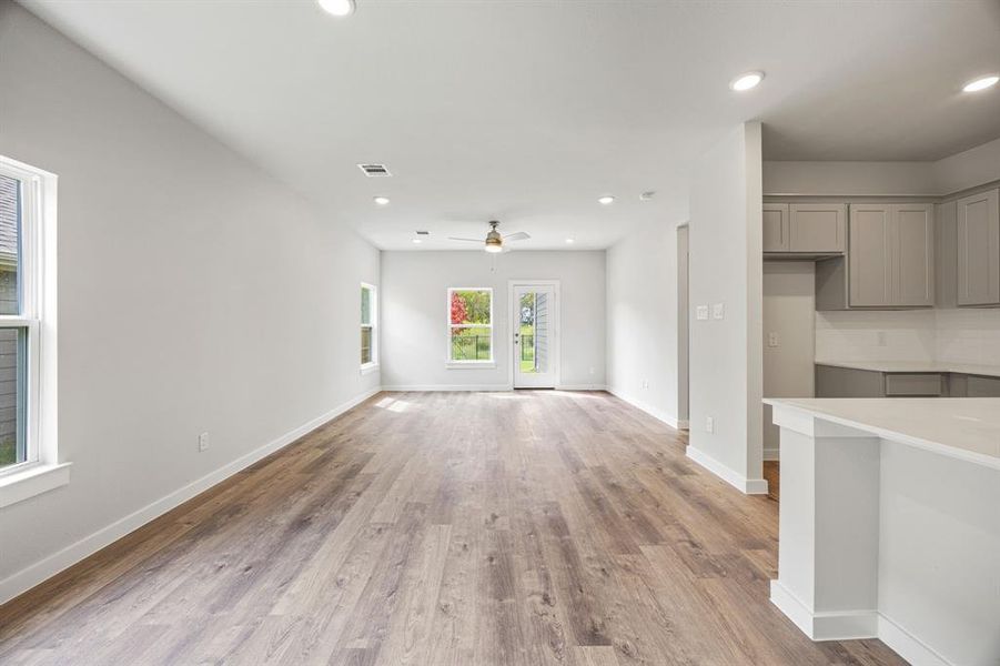 Spacious, unfurnished interior of a new home in Ambergrove, Royse City (Image 13). Spacious, unfurnished interior of a new home in Ambergrove, Royse City (Image 13).